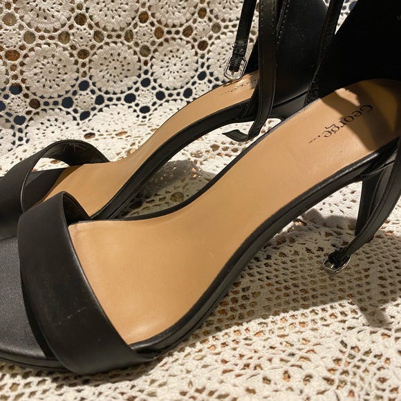 George Amanda Strap Heels - Picture 5 of 10